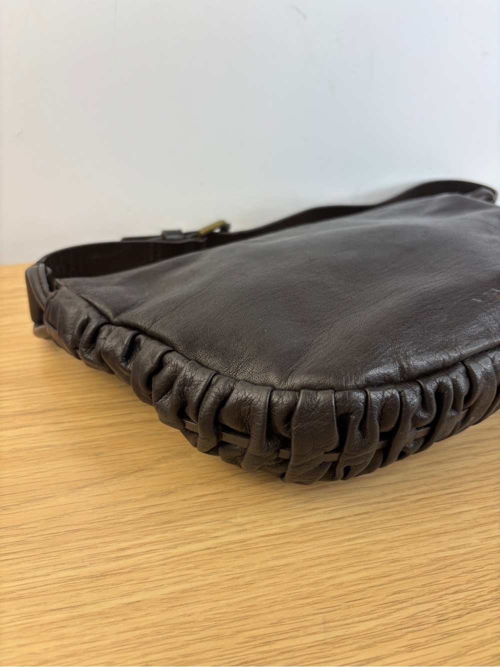Y2K Vintage Via Spiga Chocolate Brown Leather Ruched Shoulder Bag - Picture 4 of 11
